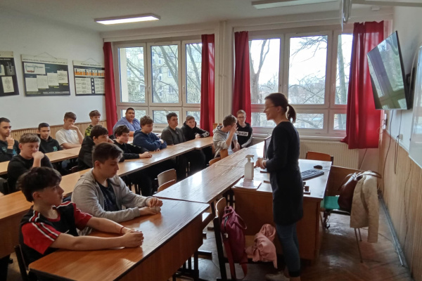 Prevenciós előadás - Küzdelem a drog és az illegális cigaretta ellen